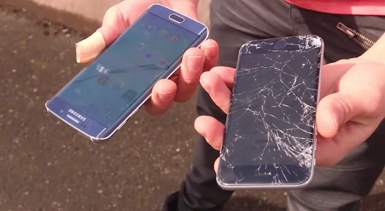 Điện thoại Samsung bị rơi xuống đất